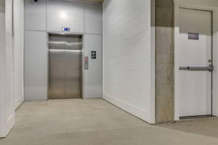 The Briar - Luxurious Condo Near Vanderbilt, Нэшвилл Экстерьер фото