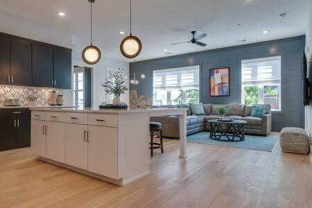 The Briar - Luxurious Condo Near Vanderbilt, Нэшвилл Экстерьер фото