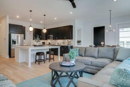 The Briar - Luxurious Condo Near Vanderbilt, Нэшвилл Экстерьер фото