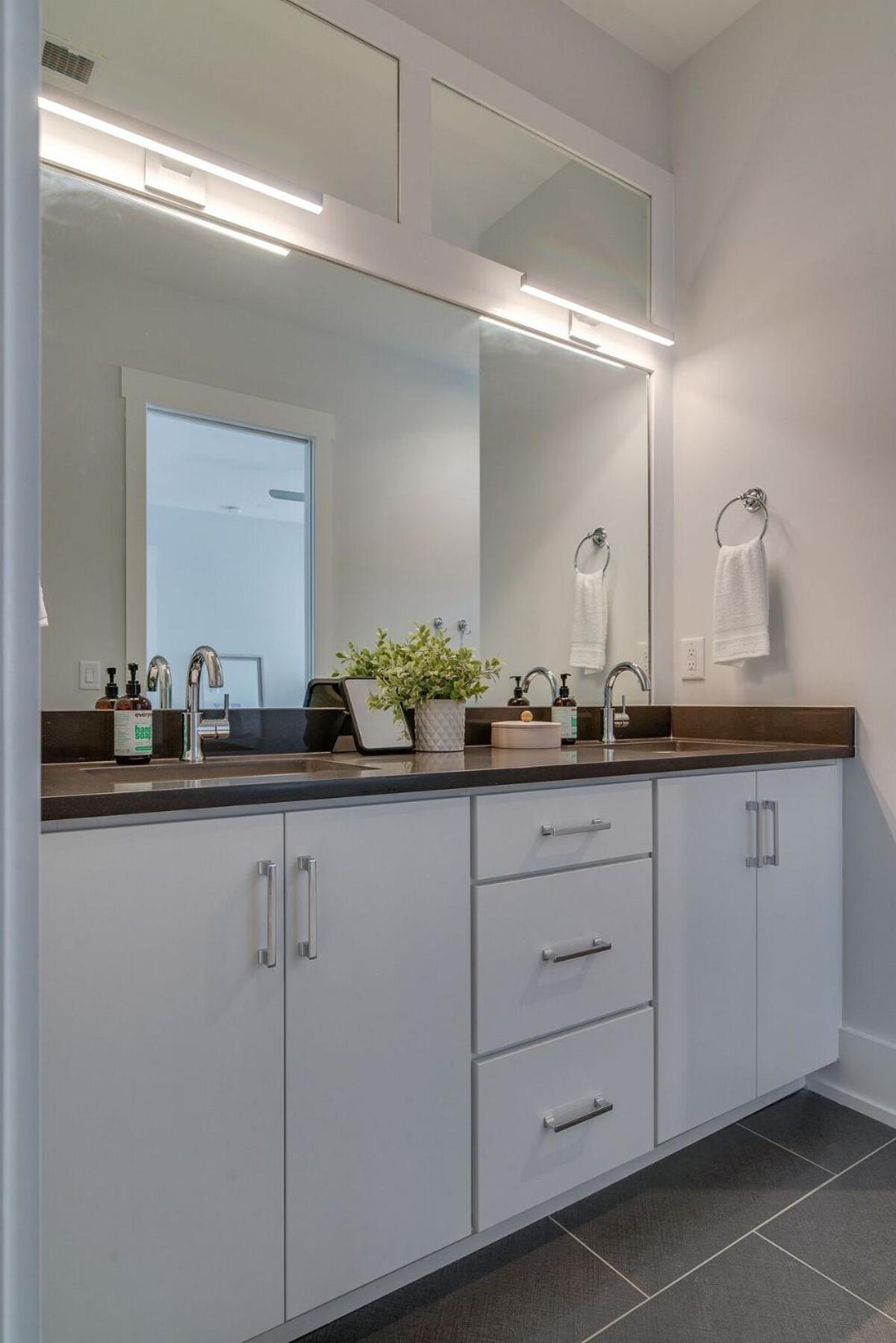 The Briar - Luxurious Condo Near Vanderbilt, Нэшвилл Экстерьер фото